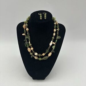 Vintage Mid Century Beaded Green & Beige 2 Layer Necklace W/ Matching Earrings